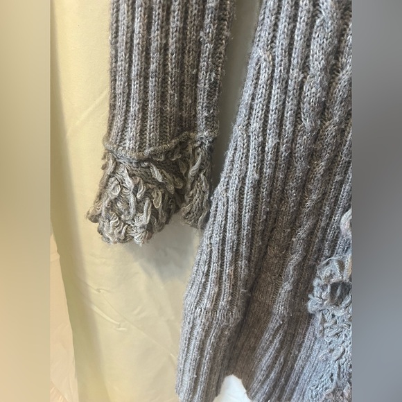 Long stylish wool sweater - Picture 9 of 13